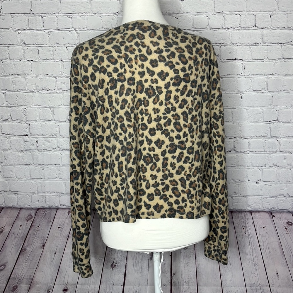 Gaze Leopard Print Super Soft Crop Sweater - Picture 5 of 8